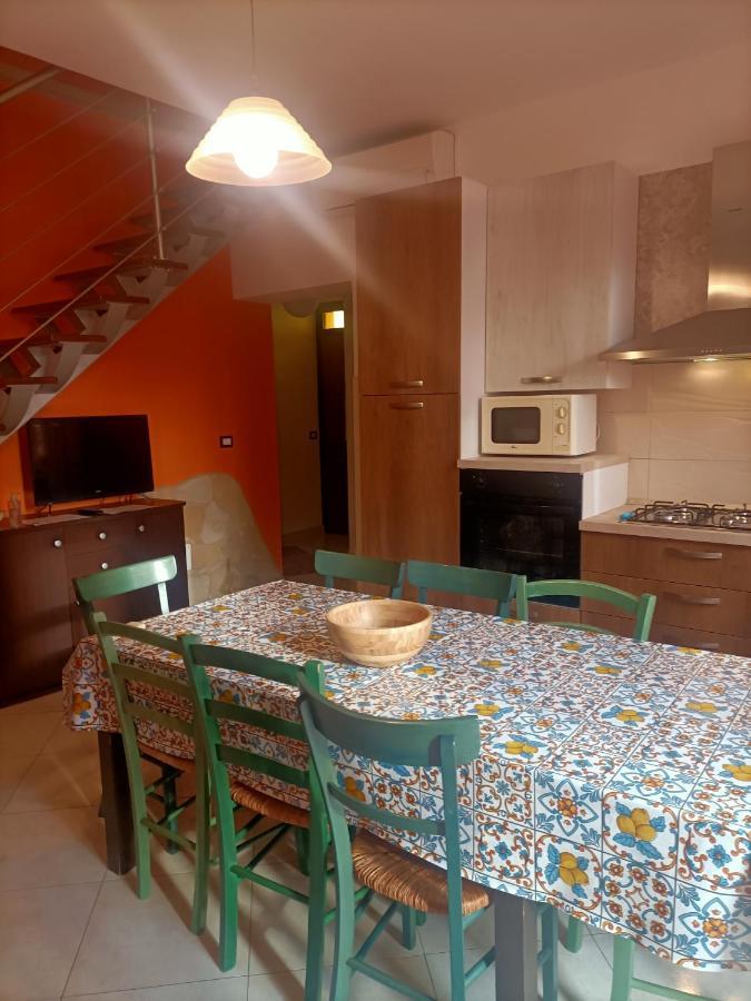 Villetta Singola "Lilla" Ali Terme Luaran gambar